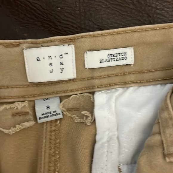 Gray-black yoga pants M and tan pants size 8, both are sold together for $9 - Picture 2 of 6